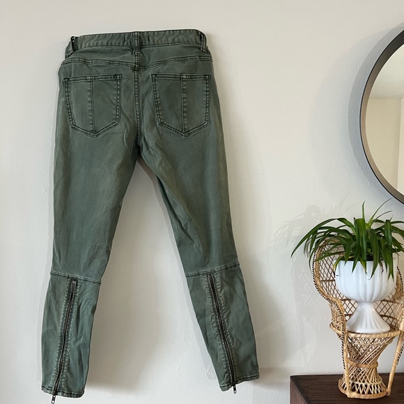 Free People Green Sueded Sateen Zipper Back Skinny Jeans Size 27 - Picture 2 of 7